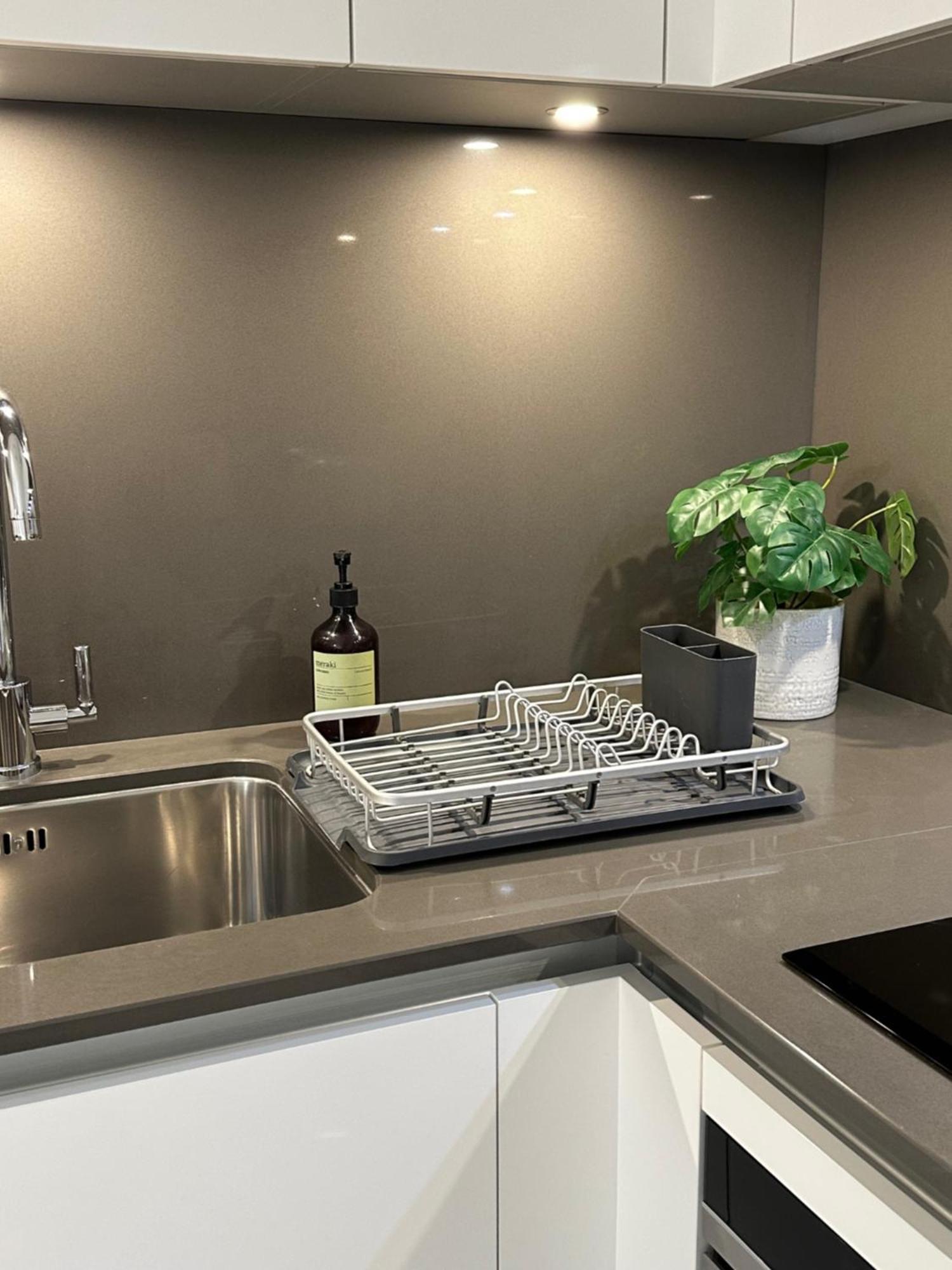 Contemporary Pied A Terre In The Heart Of Bath Apartment Bagian luar foto