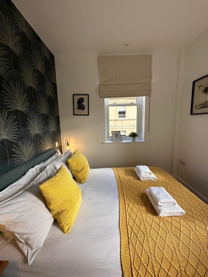 Contemporary Pied A Terre In The Heart Of Bath Apartment Bagian luar foto