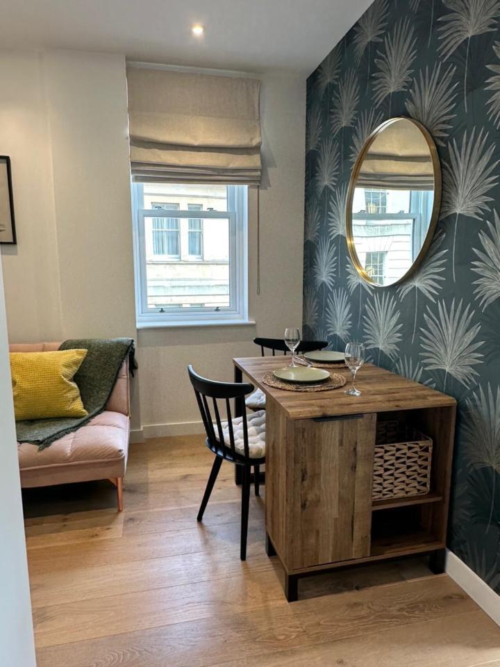 Contemporary Pied A Terre In The Heart Of Bath Apartment Bagian luar foto